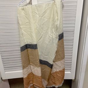 Large colorblock scarf